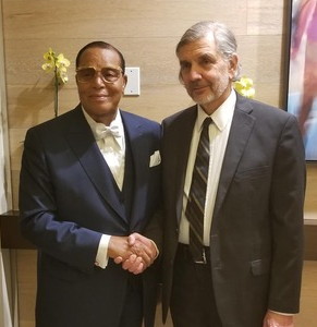 Hoffman-shakes-hands-with-Farrakhan.jpg