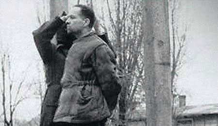 Moments-before-Rudolf-H-was-put-to-death-for-his-crimes-at-Auschwitz (1).jpg