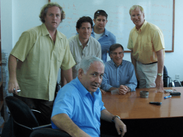 16 listopada -" Steve Bannon Wady z MAGA"