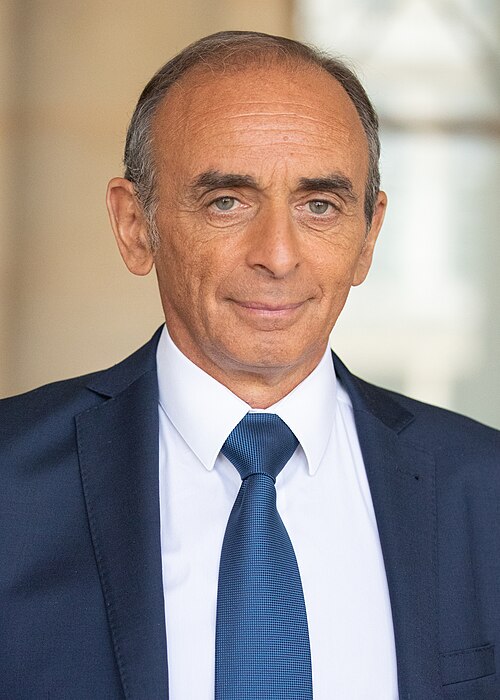 Portrait_d'Éric_Zemmour,_avril_2022.jpg