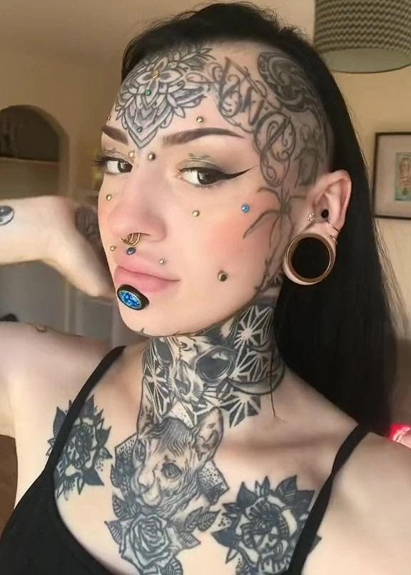 harlot-tattoo.jpg