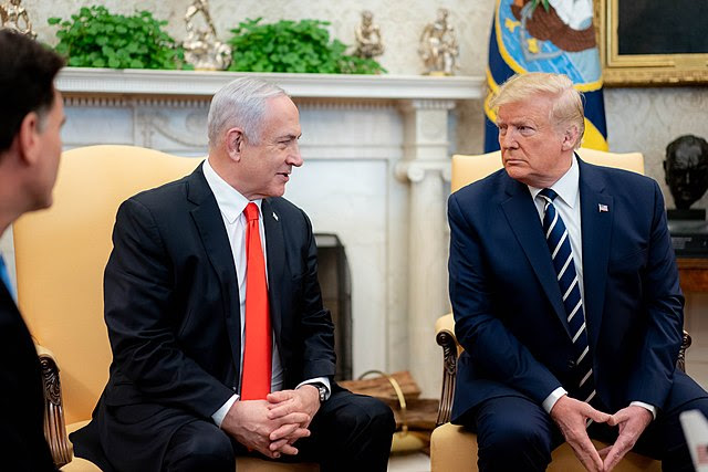 trump-netanahu-handsign.jpg