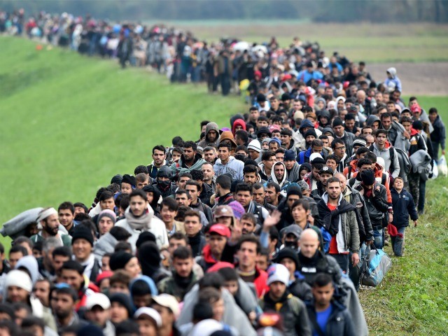 Migrants-Crowds-Cross-Into-Slovenia-Getty-640x480.jpg
