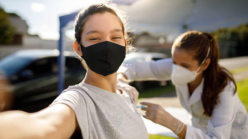 Teen-Selfie-Vaccination-Doctor-Mask_0.jpeg