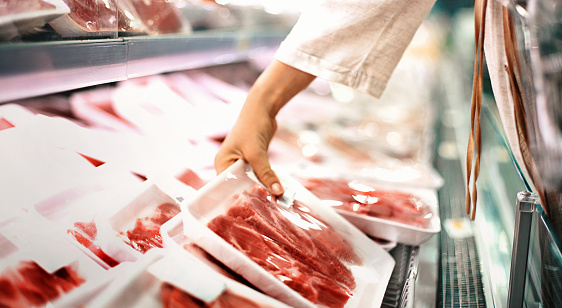 buying-meat-at-a-supermarket-picture-id621271582-3991091084.jpg