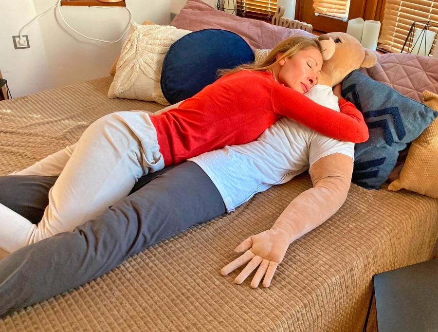 giant-life-size-boyfriend-snuggle-pillow-1898.jpg