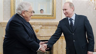 kissinger_putin_masonic_handshake.jpg